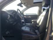 ✅ 2018 Chevrolet Traverse LT • VIN: 1GNEVHKW4JJ131782 • Lot: 46813984. Wystawiony na Copart z przebiegiem 94 668 mil. Bezpłatny archiwum sprzedaży aukcyjnych z USA i szczegółowy raport historii pojazdu na DreamBid. Zdjęcie 7.