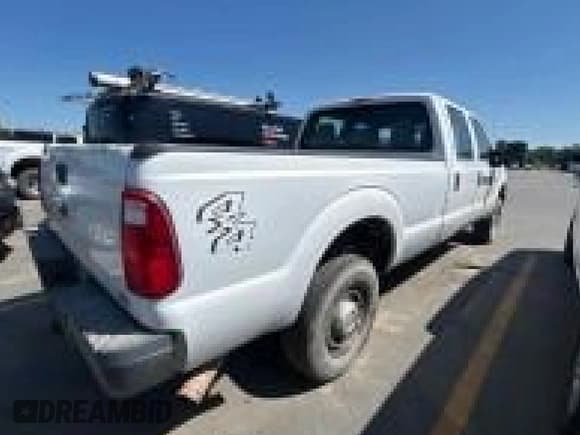 ✅ 2011 Ford F-250 XL • VIN: 1FT7W2B61BEA31399 • Lot: 42562403. Wystawiony na IAAI z przebiegiem 229 083 mil. Bezpłatny archiwum sprzedaży aukcyjnych z USA i szczegółowy raport historii pojazdu na DreamBid. Zdjęcie 1.