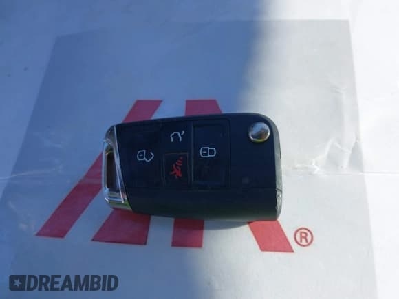 ✅ 2020 Volkswagen Tiguan SE • VIN: 3VV3B7AXXLM124839 • Lot: 43711112. Wystawiony na IAAI z przebiegiem 76 717 mil. Bezpłatny archiwum sprzedaży aukcyjnych z USA i szczegółowy raport historii pojazdu na DreamBid. Zdjęcie 11.