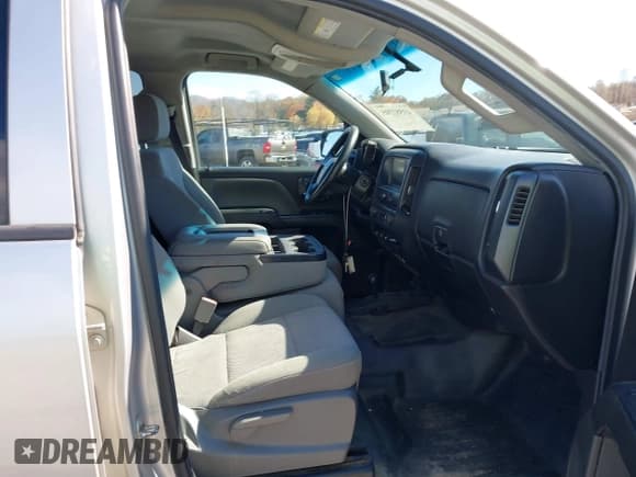 ✅ 2018 Chevrolet Silverado 1500 Work Truck • VIN: 3GCUKNEC0JG640413 • Lot: 43582205. Wystawiony na IAAI z przebiegiem 65 365 mil. Bezpłatny archiwum sprzedaży aukcyjnych z USA i szczegółowy raport historii pojazdu na DreamBid. Zdjęcie 5.