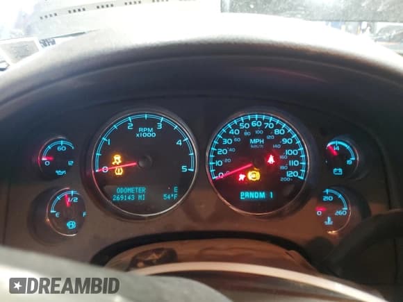 ✅ 2014 Chevrolet Silverado 2500HD LTZ • VIN: 1GC1KYE85EF106850 • Lot: 92927505. Wystawiony na Copart z przebiegiem 269 143 mil. Bezpłatny archiwum sprzedaży aukcyjnych z USA i szczegółowy raport historii pojazdu na DreamBid. Zdjęcie 9.