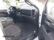 ✅ 2025 Chevrolet Silverado 1500 • VIN: 1GCRKDED1SZ239964 • Лот: 43724041. Опубликован ранее на IAAI с пробегом 13 209 миль. Бесплатный доступ к архиву аукционных продаж из США и подробный отчёт об истории автомобиля на DreamBid. Изображение 5.