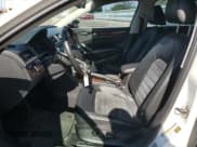 ✅ 2012 Volkswagen Passat SEL Premium • VIN: 1VWCM7A36CC011975 • Lot: 85645965. Wystawiony na Copart z przebiegiem 142 810 mil. Bezpłatny archiwum sprzedaży aukcyjnych z USA i szczegółowy raport historii pojazdu na DreamBid. Zdjęcie 7.