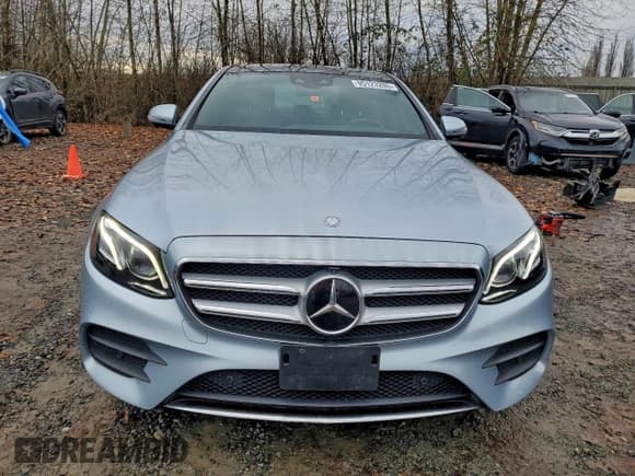 ✅ 2017 Mercedes-Benz E 300 Luxury • VIN: WDDZF4KB9HA219613 • Lot: 95123205. Listed on Copart with 44,941 mi. Free auction sales archive from the USA and detailed vehicle history report at DreamBid. Image 5.