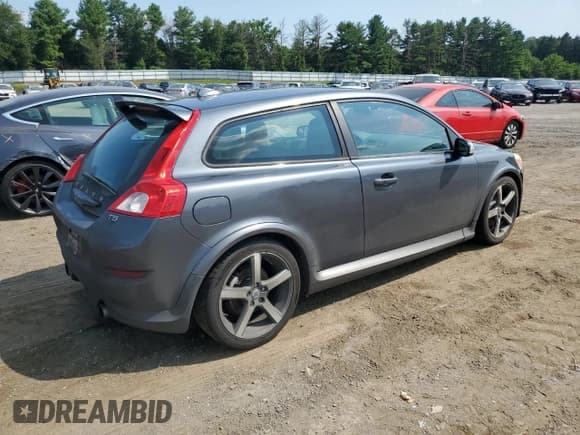 ✅ 2013 Volvo C30 T5 • VIN: YV1672MK7D2310521 • Lot: 66909935. Wystawiony na Copart z przebiegiem 156 108 mil. Bezpłatny archiwum sprzedaży aukcyjnych z USA i szczegółowy raport historii pojazdu na DreamBid. Zdjęcie 3.