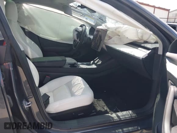 ✅ 2023 Tesla Model 3 • VIN: 5YJ3E1EA0PF569044 • Лот: 43295052. Опубликован ранее на IAAI с пробегом 15 миль. Бесплатный доступ к архиву аукционных продаж из США и подробный отчёт об истории автомобиля на DreamBid. Изображение 5.