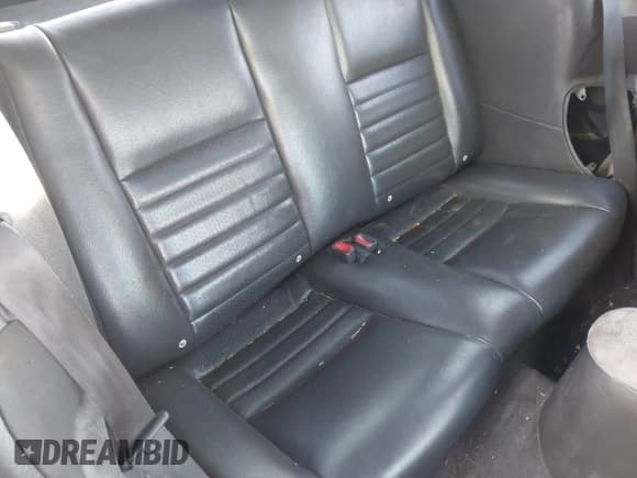 ✅ 2004 Ford Mustang GT Deluxe • VIN: 1FAFP45X24F224365 • Лот: 43702290. Опубликован ранее на IAAI с пробегом 113 843 миль. Бесплатный доступ к архиву аукционных продаж из США и подробный отчёт об истории автомобиля на DreamBid. Изображение 8.