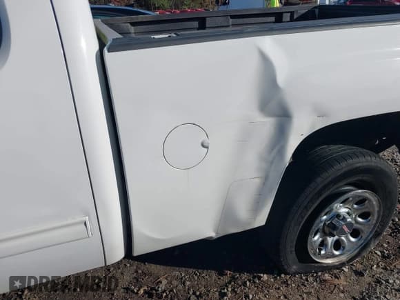 ✅ 2011 GMC Sierra 1500 SLE • VIN: 1GTR1VEA6BZ126994 • Lot: 40938932. Wystawiony na IAAI z przebiegiem 248 061 mil. Bezpłatny archiwum sprzedaży aukcyjnych z USA i szczegółowy raport historii pojazdu na DreamBid. Zdjęcie 17.