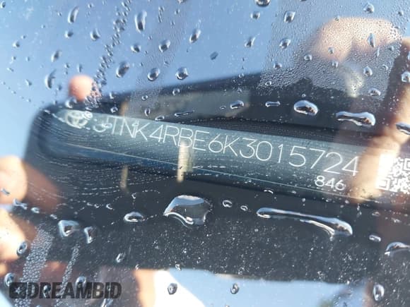 ✅ 2019 Toyota Corolla SE • VIN: JTNK4RBE6K3015724 • Lot: 43794088. Listed on IAAI with 84,790 mi. Free auction sales archive from the USA and detailed vehicle history report at DreamBid. Image 9.