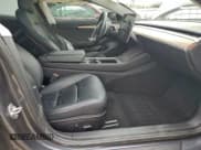 ✅ 2021 Tesla Model 3 Performance • VIN: 5YJ3E1EC3MF981150 • Lot: 94742195. Wystawiony na Copart z przebiegiem 75 478 mil. Bezpłatny archiwum sprzedaży aukcyjnych z USA i szczegółowy raport historii pojazdu na DreamBid. Zdjęcie 7.