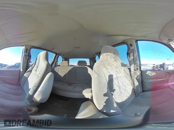 ✅ 2003 Chrysler Voyager LX • VIN: 1C4GJ45313B137026 • Lot: 87094004. Wystawiony na Copart z przebiegiem 123 665 mil. Bezpłatny archiwum sprzedaży aukcyjnych z USA i szczegółowy raport historii pojazdu na DreamBid. Zdjęcie 13.