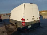 ✅ 2007 Freightliner Sprinter • VIN: WDYPE845X75161932 • Lot: 43694966. Wystawiony na IAAI z przebiegiem 445 057 mil. Bezpłatny archiwum sprzedaży aukcyjnych z USA i szczegółowy raport historii pojazdu na DreamBid. Zdjęcie 3.