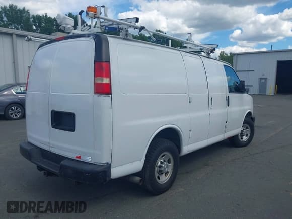 ✅ 2015 Chevrolet Express Cargo • VIN: 1GCWGFCF6F1151954 • Lot: 42677535. Listed on IAAI with 180,818 mi. Free auction sales archive from the USA and detailed vehicle history report at DreamBid. Image 4.