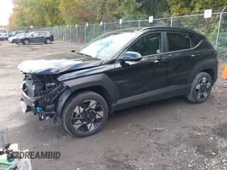 ✅ 2025 Hyundai Kona SEL • VIN: KM8HBCAB5SU186303 • Лот: 43511428. Опубликован ранее на IAAI с пробегом 17 710 миль. Бесплатный доступ к архиву аукционных продаж из США и подробный отчёт об истории автомобиля на DreamBid. Изображение 2.