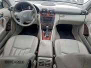 ✅ 2005 Mercedes-Benz C 240 • VIN: WDBRF81J95F657331 • Лот: 95320425. Опубликован ранее на Copart с пробегом 131 410 миль. Бесплатный доступ к архиву аукционных продаж из США и подробный отчёт об истории автомобиля на DreamBid. Изображение 8.