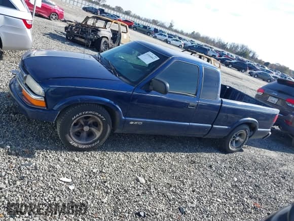 ✅ 2003 Chevrolet S-10 LS • VIN: 1GCCS19X638152206 • Лот: 41464663. Опубликован ранее на IAAI с пробегом 123 231 миль. Бесплатный доступ к архиву аукционных продаж из США и подробный отчёт об истории автомобиля на DreamBid. Изображение 14.