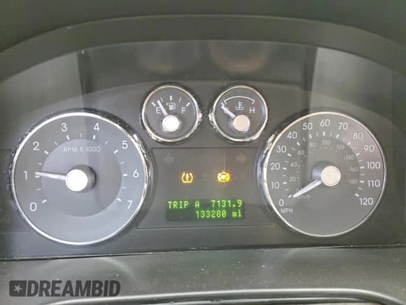 ✅ 2008 Mercury Milan • VIN: 3MEHM07Z78R641829 • Lot: 94550095. Listed on Copart with 133,280 mi. Free auction sales archive from the USA and detailed vehicle history report at DreamBid. Image 9.