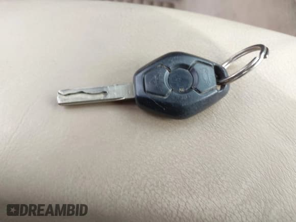 ✅ 2005 BMW 3 Series 330i • VIN: WBAEV53495KM38799 • Lot: 43858254. Wystawiony na IAAI z przebiegiem 151 000 mil. Bezpłatny archiwum sprzedaży aukcyjnych z USA i szczegółowy raport historii pojazdu na DreamBid. Zdjęcie 11.