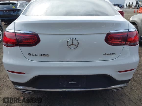 ✅ 2020 Mercedes-Benz GLC 300 • VIN: WDC0J8EB9LF681857 • Лот: 43600185. Опубликован ранее на IAAI с пробегом 125 329 миль. Бесплатный доступ к архиву аукционных продаж из США и подробный отчёт об истории автомобиля на DreamBid. Изображение 6.