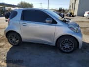 ✅ 2012 Scion iQ • VIN: JTNJJXB02CJ018629 • Lot: 91115535. Wystawiony na Copart z przebiegiem 73 261 mil. Bezpłatny archiwum sprzedaży aukcyjnych z USA i szczegółowy raport historii pojazdu na DreamBid. Zdjęcie 4.