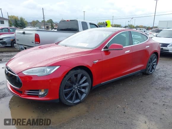 ✅ 2013 Tesla Model S Performance • VIN: 5YJSA1DP6DFP12765 • Lot: 43581181. Wystawiony na IAAI z przebiegiem 77 148 mil. Bezpłatny archiwum sprzedaży aukcyjnych z USA i szczegółowy raport historii pojazdu na DreamBid. Zdjęcie 2.