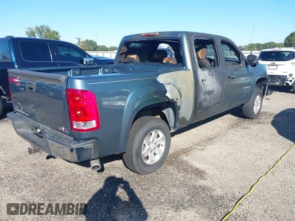 ✅ 2011 GMC Sierra 1500 SLE • VIN: 3GTP1VE01BG382877 • Lot: 43572960. Wystawiony na IAAI z przebiegiem Nie podano. Bezpłatny archiwum sprzedaży aukcyjnych z USA i szczegółowy raport historii pojazdu na DreamBid. Zdjęcie 4.
