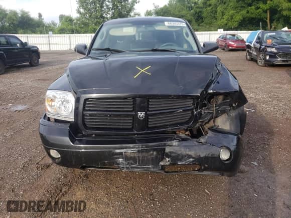 2007 Dodge Dakota ST z VIN 1D7HE28K27S208293, wystawiony jako Copart lot #68505375 z przebiegiem 226 241 mil mil oraz Czysty tytuł • Clean title. Historia ofert i sprzedaży dostępna na DreamBid. Obrazek 5.