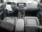 ✅ 2018 Chevrolet Colorado 4WD Z71 • VIN: 1GCGTDEN3J1207723 • Лот: 69372683. Опубликован ранее на Copart с пробегом 74 673 миль. Бесплатный доступ к архиву аукционных продаж из США и подробный отчёт об истории автомобиля на DreamBid. Изображение 8.