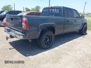 ✅ 2004 Chevrolet Silverado 2500 LT • VIN: 1GCGC23U54F104017 • Lot: 42249741. Wystawiony na IAAI z przebiegiem Nie podano. Bezpłatny archiwum sprzedaży aukcyjnych z USA i szczegółowy raport historii pojazdu na DreamBid. Zdjęcie 4.