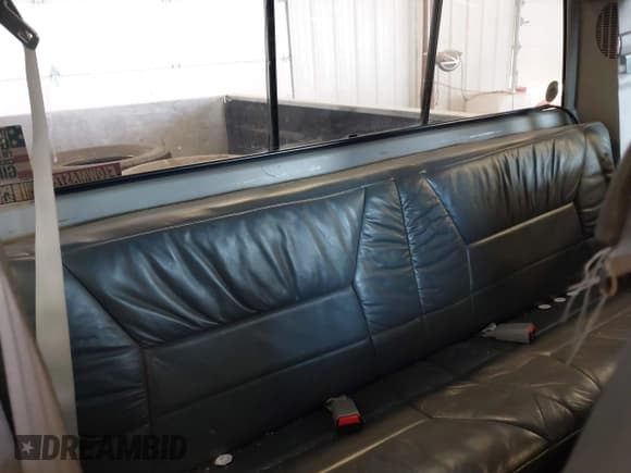 ✅ 1993 GMC Sierra 2500 • VIN: 1GDGK29N3PE523329 • Lot: 42681090. Wystawiony na IAAI z przebiegiem 189 865 mil. Bezpłatny archiwum sprzedaży aukcyjnych z USA i szczegółowy raport historii pojazdu na DreamBid. Zdjęcie 8.