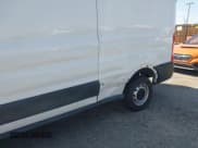 ✅ 2023 Ford Transit Cargo • VIN: 1FTBR1X80PKB45974 • Lot: 42609404. Wystawiony na IAAI z przebiegiem 35 940 mil. Bezpłatny archiwum sprzedaży aukcyjnych z USA i szczegółowy raport historii pojazdu na DreamBid. Zdjęcie 6.