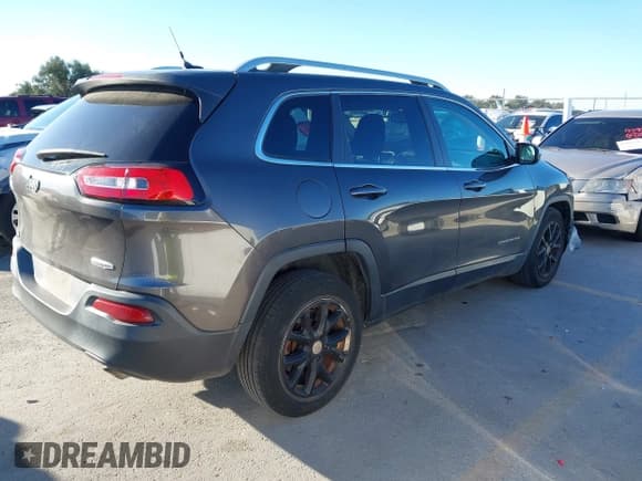 ✅ 2014 Jeep Cherokee Latitude • VIN: 1C4PJLCS1EW155350 • Lot: 43917905. Wystawiony na IAAI z przebiegiem 170 109 mil. Bezpłatny archiwum sprzedaży aukcyjnych z USA i szczegółowy raport historii pojazdu na DreamBid. Zdjęcie 4.