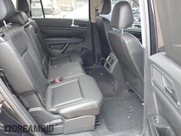 ✅ 2019 Volkswagen Atlas SEL • VIN: 1V2ER2CA1KC519716 • Lot: 43029509. Listed on IAAI with 79,854 mi. Free auction sales archive from the USA and detailed vehicle history report at DreamBid. Image 8.