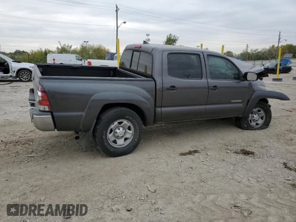 ✅ 2014 Toyota Tacoma PreRunner • VIN: 5TFJU4GN7EX055352 • Lot: 86549675. Listed on Copart with 289,684 mi. Free auction sales archive from the USA and detailed vehicle history report at DreamBid. Image 3.