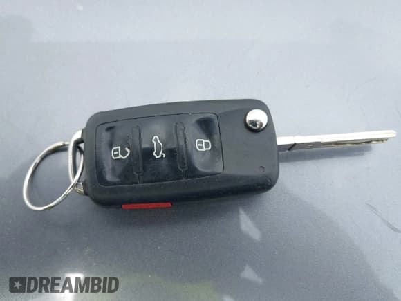 ✅ 2012 Volkswagen Passat S • VIN: 1VWAP7A39CC074390 • Lot: 42147260. Wystawiony na IAAI z przebiegiem 114 996 mil. Bezpłatny archiwum sprzedaży aukcyjnych z USA i szczegółowy raport historii pojazdu na DreamBid. Zdjęcie 11.