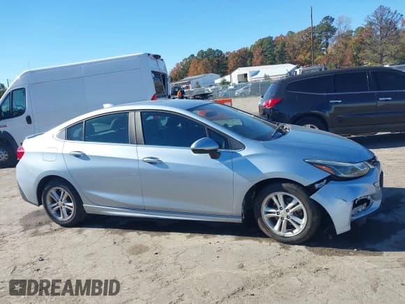 ✅ 2017 Chevrolet Cruze LT • VIN: 1G1BE5SM7H7197154 • Lot: 43555610. Listed on IAAI with 120,177 mi. Free auction sales archive from the USA and detailed vehicle history report at DreamBid. Image 13.