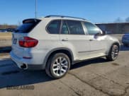 ✅ 2011 BMW X5 35i • VIN: 5UXZV4C52BL402531 • Лот: 94315595. Опубликован ранее на Copart с пробегом 203 323 миль. Бесплатный доступ к архиву аукционных продаж из США и подробный отчёт об истории автомобиля на DreamBid. Изображение 3.