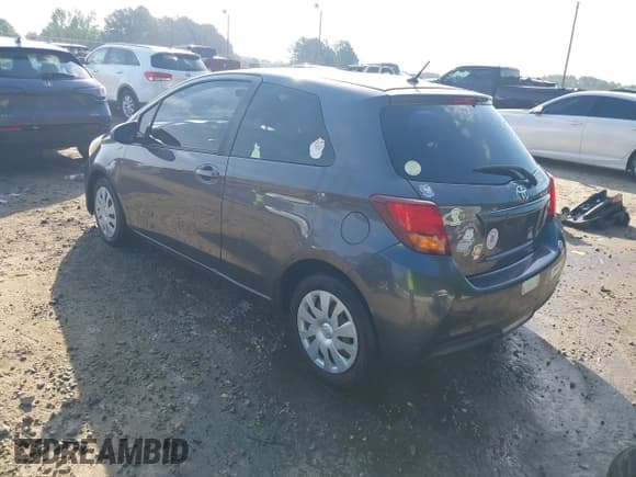 ✅ 2015 Toyota Yaris L • VIN: VNKJTUD35FA054329 • Лот: 42289132. Опубликован ранее на IAAI с пробегом 122 257 миль. Бесплатный доступ к архиву аукционных продаж из США и подробный отчёт об истории автомобиля на DreamBid. Изображение 3.