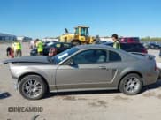 ✅ 2002 Ford Mustang Standard • VIN: 1FAFP404X2F242476 • Lot: 43591612. Wystawiony na IAAI z przebiegiem 177 613 mil. Bezpłatny archiwum sprzedaży aukcyjnych z USA i szczegółowy raport historii pojazdu na DreamBid. Zdjęcie 15.