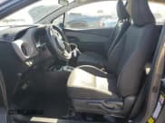 ✅ 2015 Toyota Yaris L • VIN: VNKJTUD35FA024456 • Lot: 52910715. Wystawiony na Copart z przebiegiem 82 645 mil. Bezpłatny archiwum sprzedaży aukcyjnych z USA i szczegółowy raport historii pojazdu na DreamBid. Zdjęcie 7.