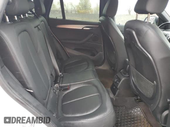 ✅ 2017 BMW X1 xDrive28i • VIN: WBXHT3C32H5F80938 • Lot: 91230235. Wystawiony na Copart z przebiegiem 135 910 mil. Bezpłatny archiwum sprzedaży aukcyjnych z USA i szczegółowy raport historii pojazdu na DreamBid. Zdjęcie 10.