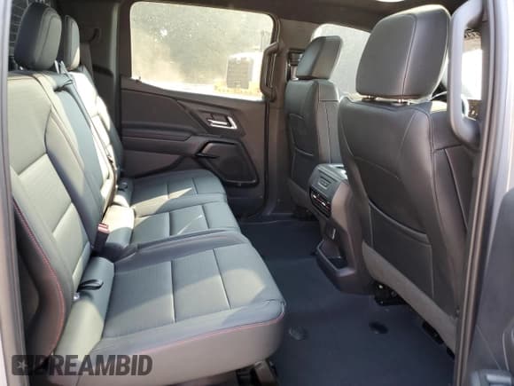 ✅ 2025 Chevrolet Silverado 1500 • VIN: 1GC402EL6SU406523 • Лот: 81186035. Опубликован ранее на Copart с пробегом 10 538 миль. Бесплатный доступ к архиву аукционных продаж из США и подробный отчёт об истории автомобиля на DreamBid. Изображение 10.