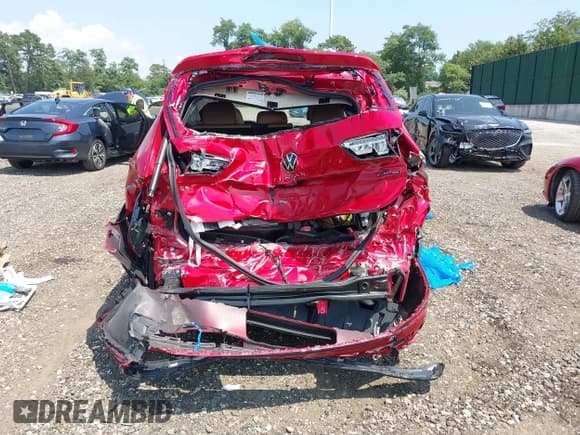 ✅ 2024 Volkswagen Tiguan SE R-Line Black • VIN: 3VV8B7AX7RM121329 • Lot: 42854151. Wystawiony na IAAI z przebiegiem 16 960 mil. Bezpłatny archiwum sprzedaży aukcyjnych z USA i szczegółowy raport historii pojazdu na DreamBid. Zdjęcie 17.