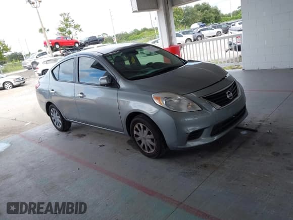 ✅ 2013 Nissan Versa SV • VIN: 3N1CN7APXDL868361 • Лот: 43258770. Опубликован ранее на IAAI с пробегом 122 740 миль. Бесплатный доступ к архиву аукционных продаж из США и подробный отчёт об истории автомобиля на DreamBid. Изображение 1.