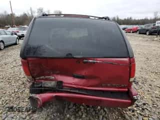 1997 Chevrolet Blazer LS z VIN 1GNDT13W6V2182627, wystawiony jako Copart lot #81456354 z przebiegiem 183 550 mil mil oraz Szkoda całkowita • Salvage title. Historia ofert i sprzedaży dostępna na DreamBid. Obrazek 6.