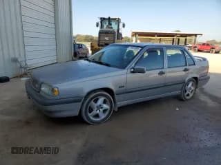 ✅ 1997 Volvo 850 GT • VIN: YV1LS554XV2366697 • Лот: 77491004. Опубликован ранее на Copart с пробегом 176 738 миль. Бесплатный доступ к архиву аукционных продаж из США и подробный отчёт об истории автомобиля на DreamBid. Изображение 1.