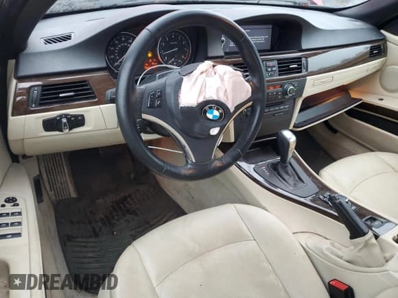 ✅ 2011 BMW 3 Series 328i • VIN: WBADW7C50BE727285 • Lot: 92631455. Listed on Copart with 80,038 mi. Free auction sales archive from the USA and detailed vehicle history report at DreamBid. Image 8.