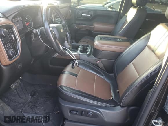 ✅ 2019 Chevrolet Silverado 1500 • VIN: 1GCPWFED6KZ354776 • Лот: 85632824. Опубликован ранее на Copart с пробегом 94 570 миль. Бесплатный доступ к архиву аукционных продаж из США и подробный отчёт об истории автомобиля на DreamBid. Изображение 7.