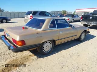 ✅ 1984 Mercedes-Benz 380 SL • VIN: WDBBA45AXEA012235 • Lot: 43484647. Wystawiony na IAAI z przebiegiem 169 485 mil. Bezpłatny archiwum sprzedaży aukcyjnych z USA i szczegółowy raport historii pojazdu na DreamBid. Zdjęcie 4.