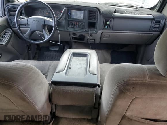 ✅ 2003 Chevrolet Suburban LS • VIN: 3GNEC16T43G296118 • Лот: 54633345. Опубликован ранее на Copart с пробегом 143 091 миль. Бесплатный доступ к архиву аукционных продаж из США и подробный отчёт об истории автомобиля на DreamBid. Изображение 8.